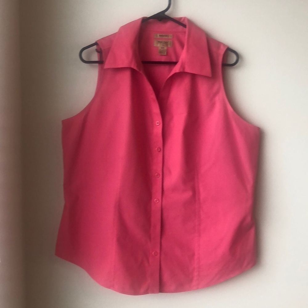 NWOT gold label investments sleeveless top